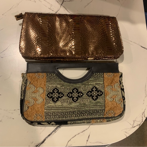 Set of Two Clutches - Picture 2 of 5